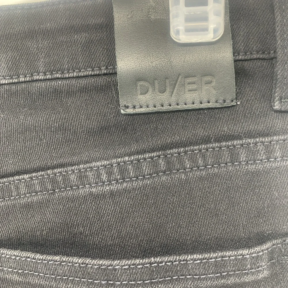 DU/ER Duer Performance Black Denim Jeans Men 31x28  Stretch Coolmax & Cotton